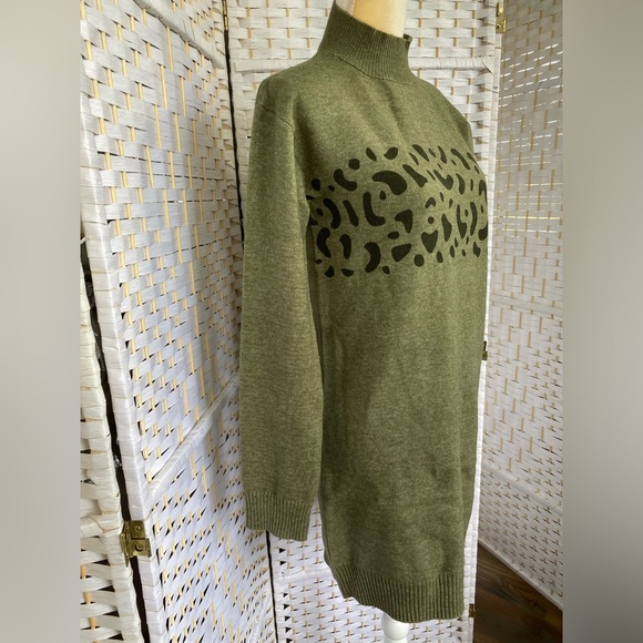 NWT Hem & Thread Green Mock Neck Leopard Print Sweater Dress - Picture 6 of 9